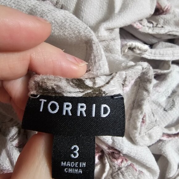 Torrid Baby Doll Cold Shoulder Top - Picture 10 of 12